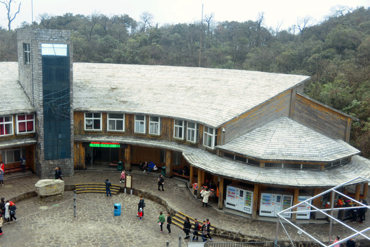 张家界天门山索道站俯拍