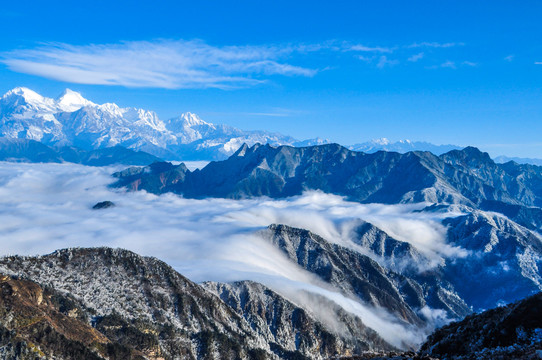 牛背山