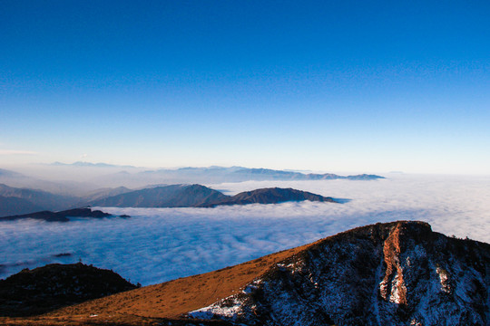 牛背山