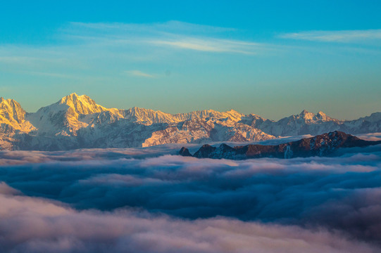 贡嘎雪山