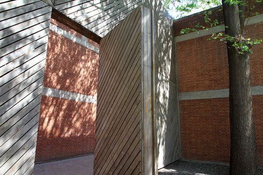 木质院门