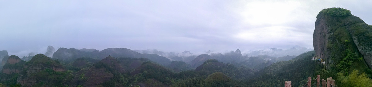 铜钹山白花岩风光