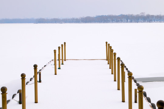 昆明湖雪景