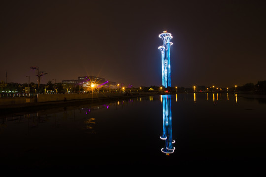 奥林匹克塔夜景