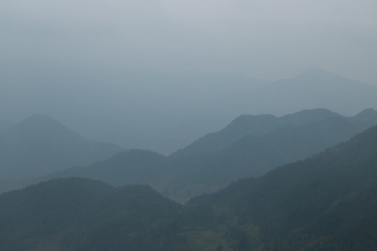 水墨群山