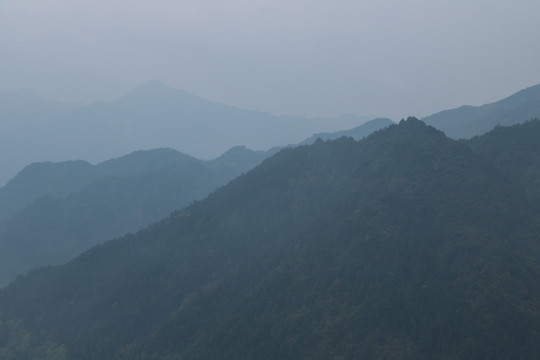 水墨群山