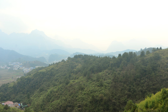 张家界天门山远眺俯拍