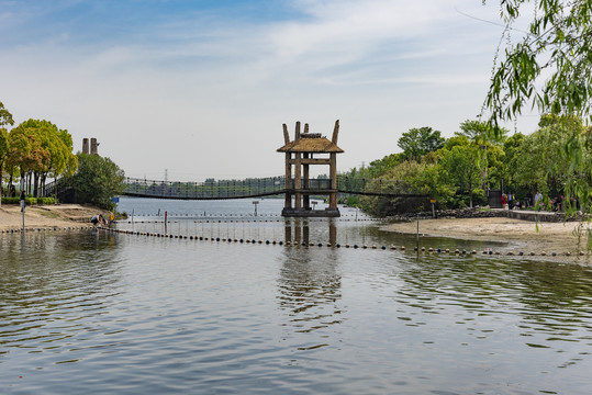 金仓湖吊桥