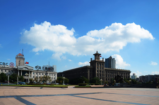 鞍山胜利广场与鞍钢设计院