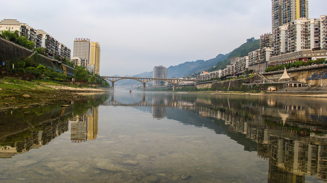 乌江沿河县两岸景物