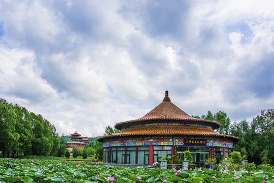 鞍山玉佛山书画院与玉佛寺鼓楼