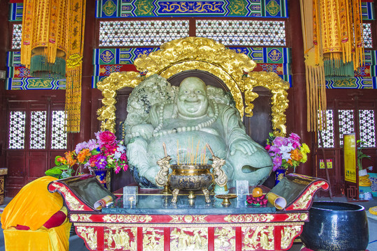 鞍山玉佛寺弥勒佛岫岩玉石雕像