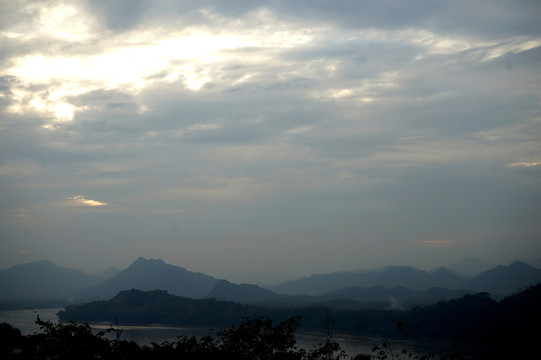 琅勃拉邦普西山