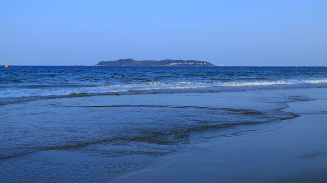 阳光沙滩大海