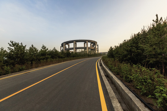 山西太原天龙山旅游公路网红桥