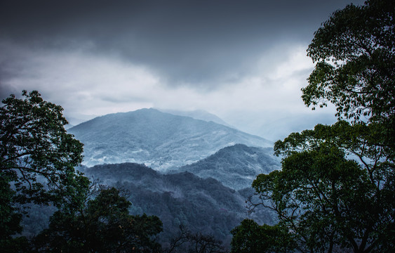 青城山远眺