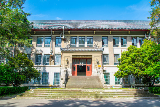 南京大学