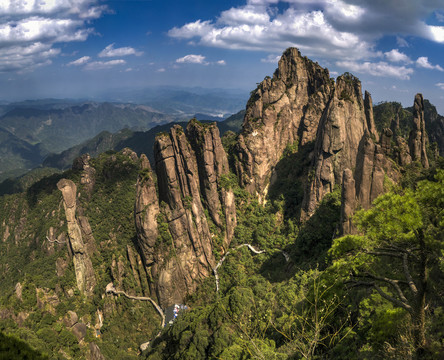 江西三清山神驼峰栈道全景