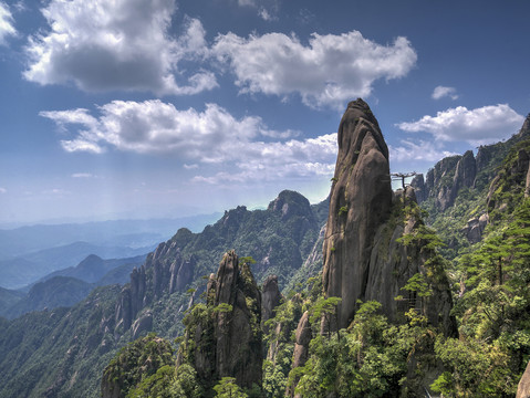 江西三清山独秀峰