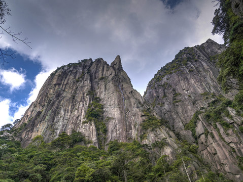 江西三清山山岩峭壁