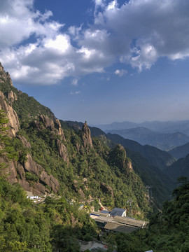 江西三清山外双溪索道站上站