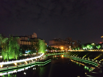 护城河夜景