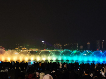 喷泉灯光秀夜景