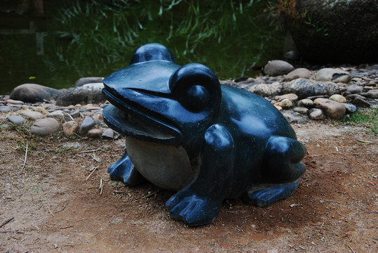 青蛙石雕