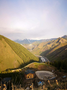 新疆天山大峡谷