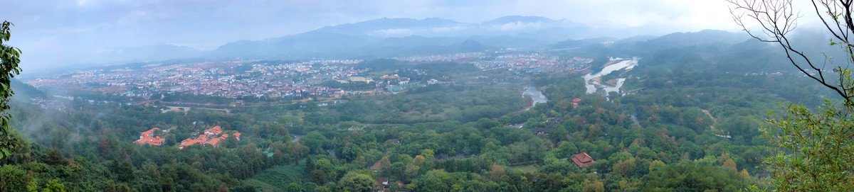 福建武夷山城市全景