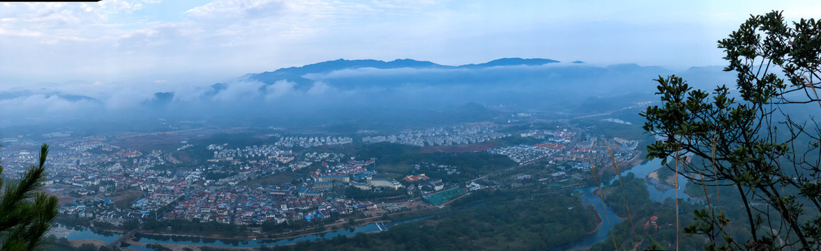 福建武夷山城市全景