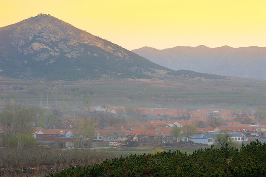 山村日出