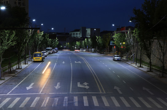 城市道路夜景