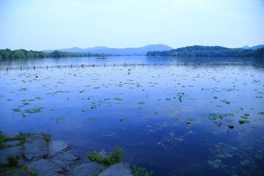 西湖山水画