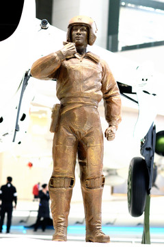 航空兵雕塑
