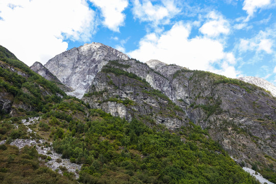 高山山崖