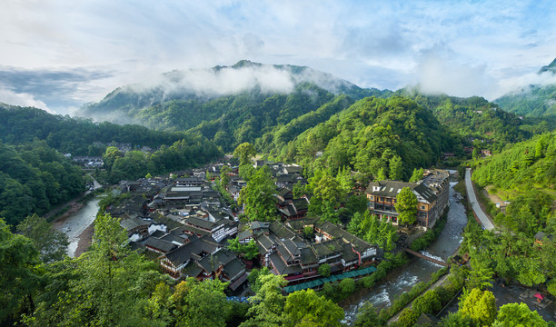 青城后山泰安古镇全景图