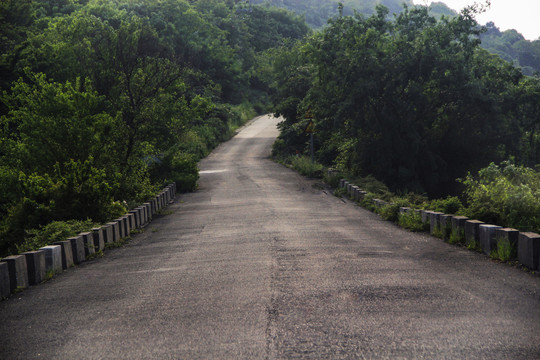 通往山里路