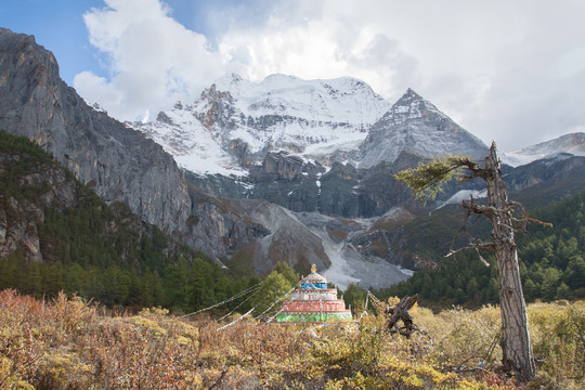 稻城亚丁雪山