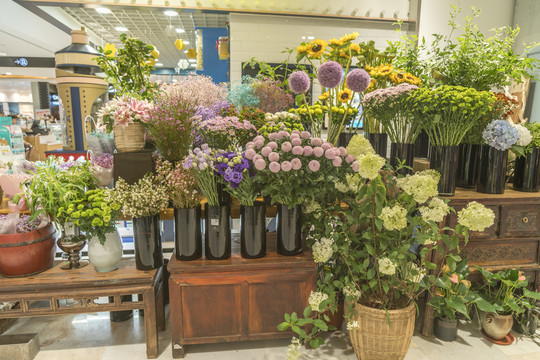 鲜花饰品店