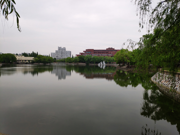 上海交大思源湖