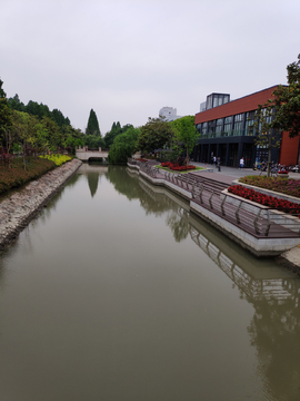 上海交大景观河