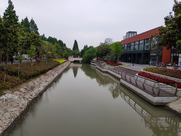 上海交大景观河