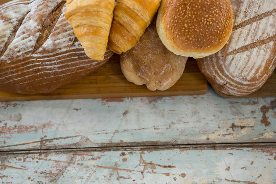 木质表面不同类型面包