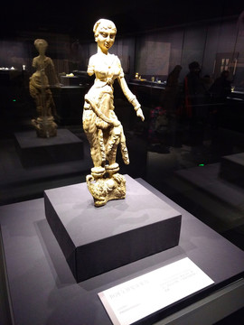 恒河女神象牙雕像