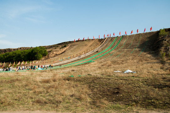 大同乌龙峡滑草场