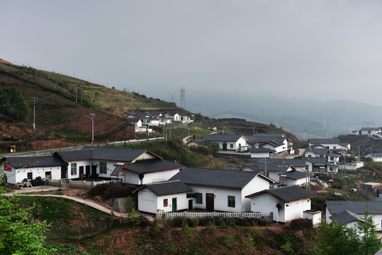 凉山火普村彝家新寨