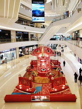现代大型商场内的中国风年味设计
