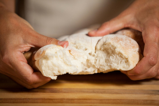 柜台上的面包的特写
