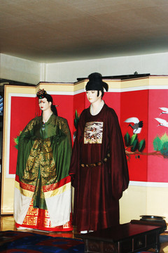 韩国南山民俗村传统新婚服饰